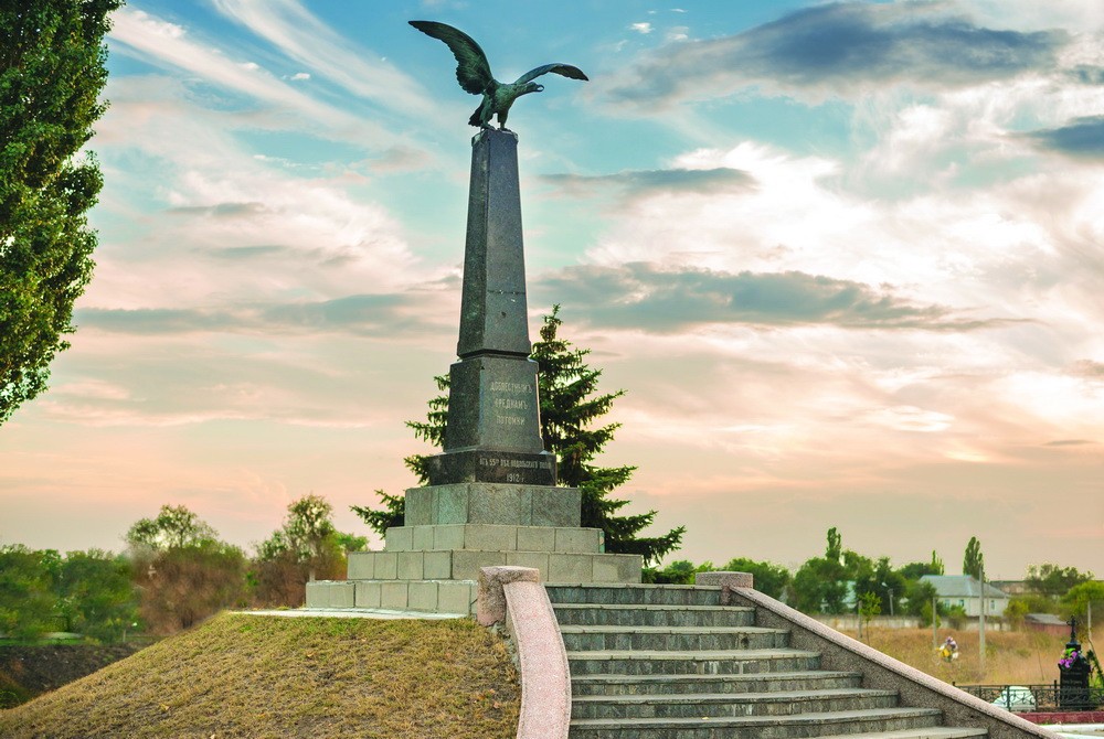 Памятник Подольцам
